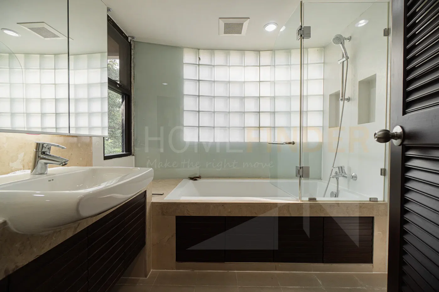 picture Mayfair Garden 3 bedrooms, for rent - 8/10