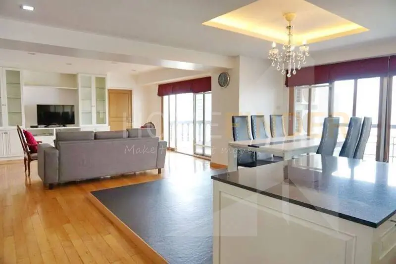 picture Royal Castle 3 bedrooms, for rent - 4/15