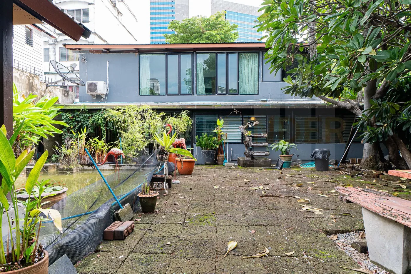 รูป House in Rama 4, Big garden, 6 parking spots 2 bedrooms, for rent - รูปที่ 10/13