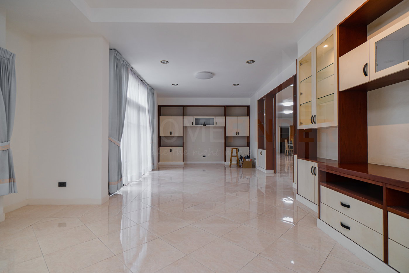 picture Windmill Park 5 bedrooms, for rent - 3/20
