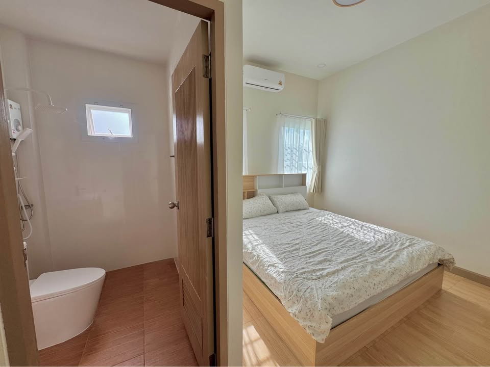 รูป 🏡 ขายด่วน! บ้านเดี่ยวสร้างใหม่ สไตล์ Minimal Muji สันป่าตอง ที่ดิน 50 ตร.ว. 📞 063-6649056 - รูปที่ 13/16