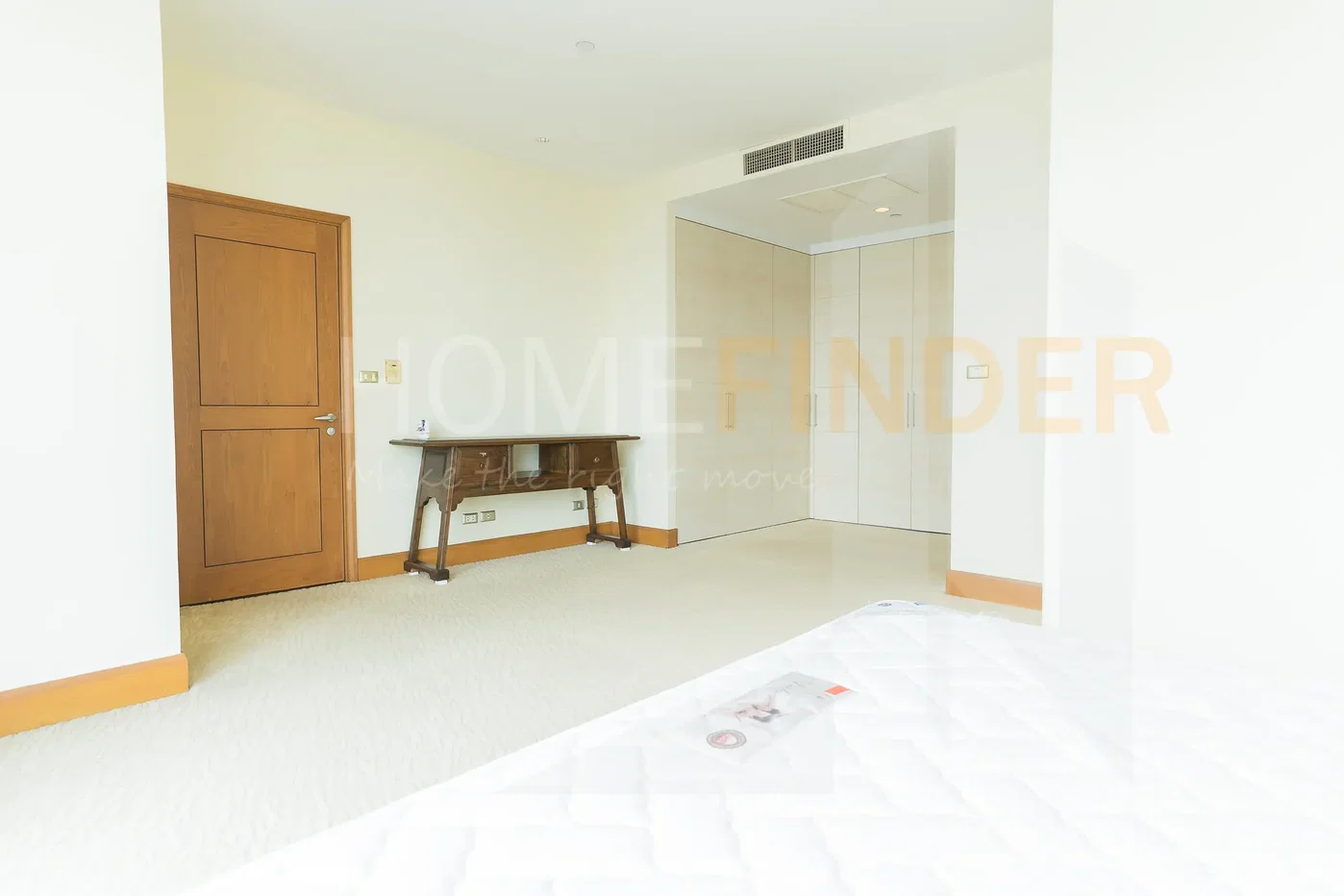picture Sky Villas Condominium 3 bedrooms, for rent - 9/18