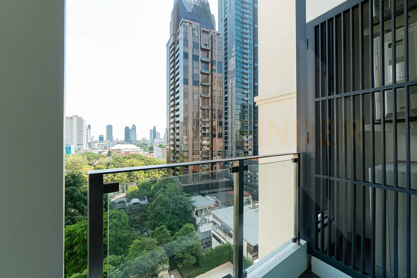 picture The Diplomat 39 2 bedrooms, for rent - 2/12