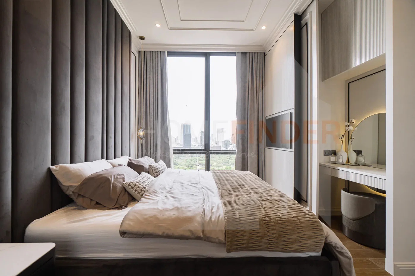 picture Muniq Langsuan 3 bedrooms, for rent - 7/11
