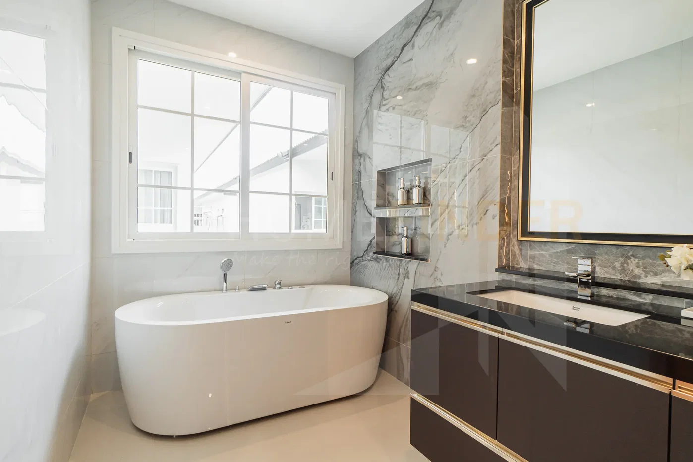 picture Alpina Rama 2 5 bedrooms, for sale - 11/12