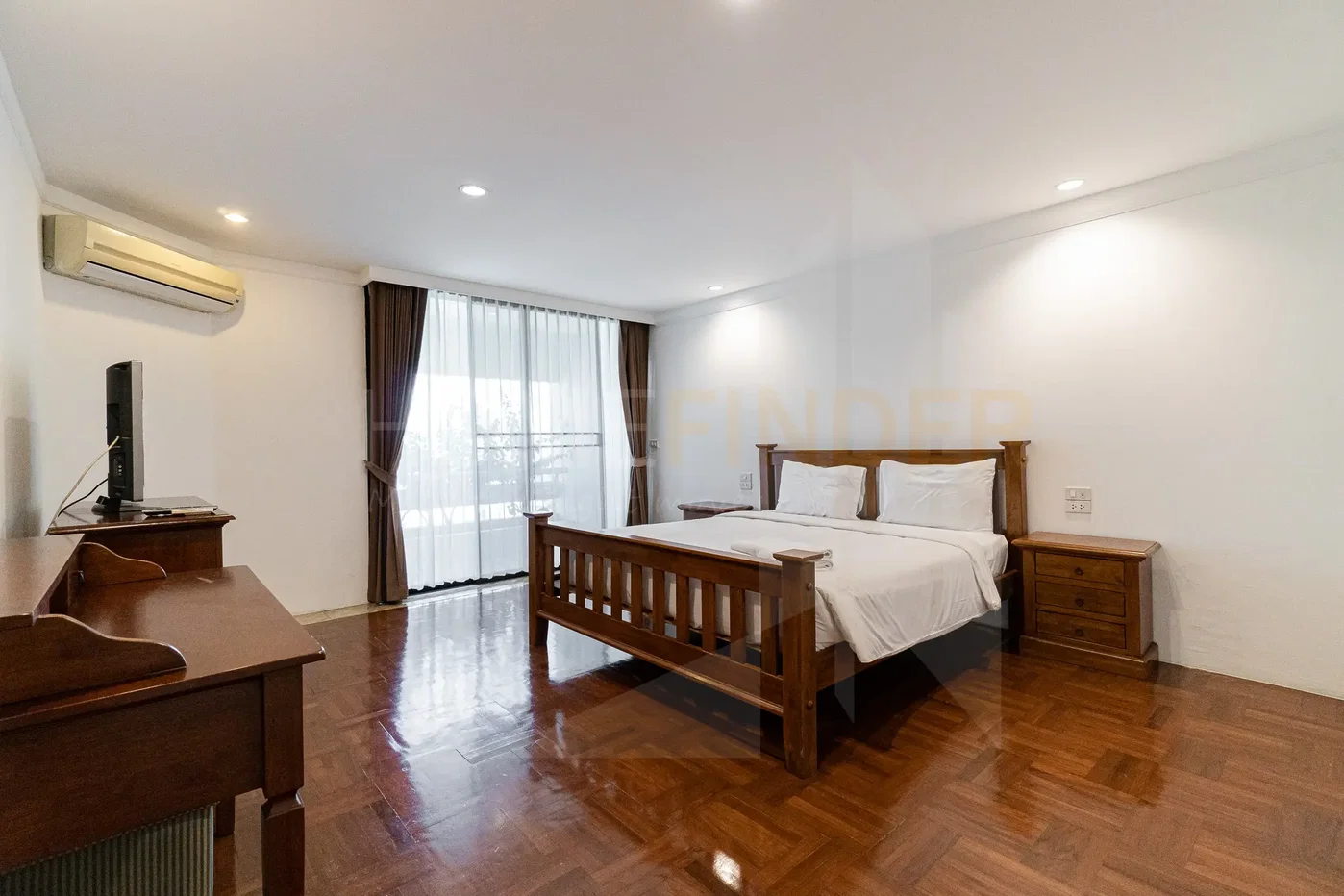 รูป Trinity Complex 3 bedrooms, for rent - รูปที่ 9/13