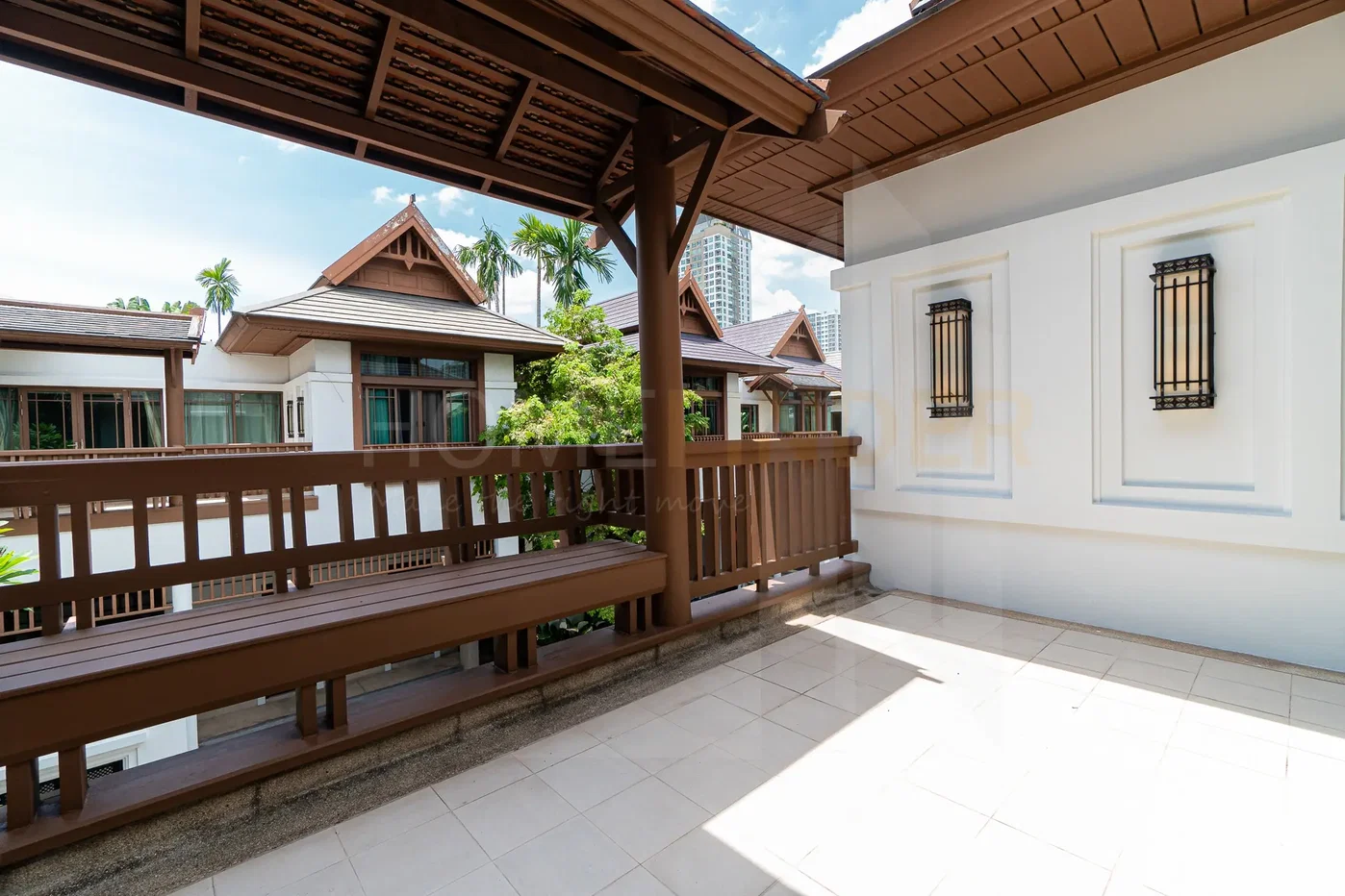 รูป L&H Villa Sathorn - Beautiful 4 Bedroom house and swimming pool Sathorn, Bangkok 4 bedrooms, for rent - รูปที่ 13/19
