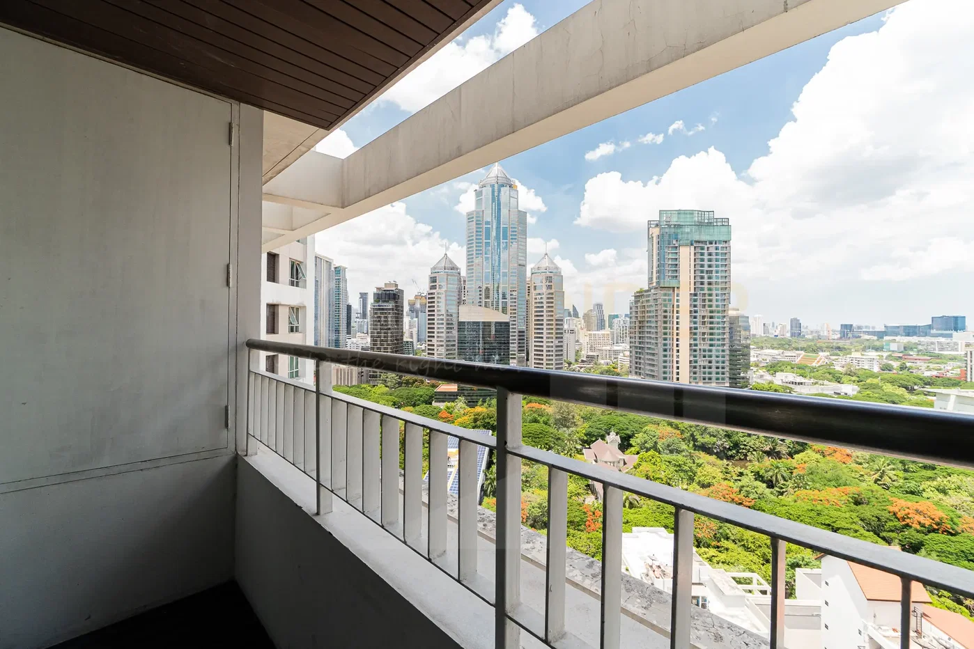 รูป Urbana Langsuan (Premier) 2 bedrooms, for rent - รูปที่ 10/10