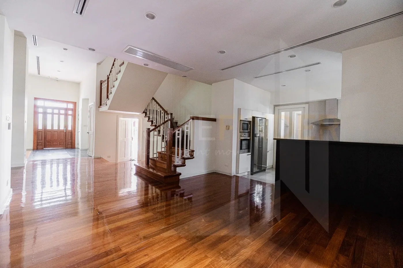 รูป Baan Sansiri Sukhumvit 67 - 4 bedroom House with swimming pool in Sukhumvit, Bangkok 4 bedrooms, for sale - รูปที่ 4/16