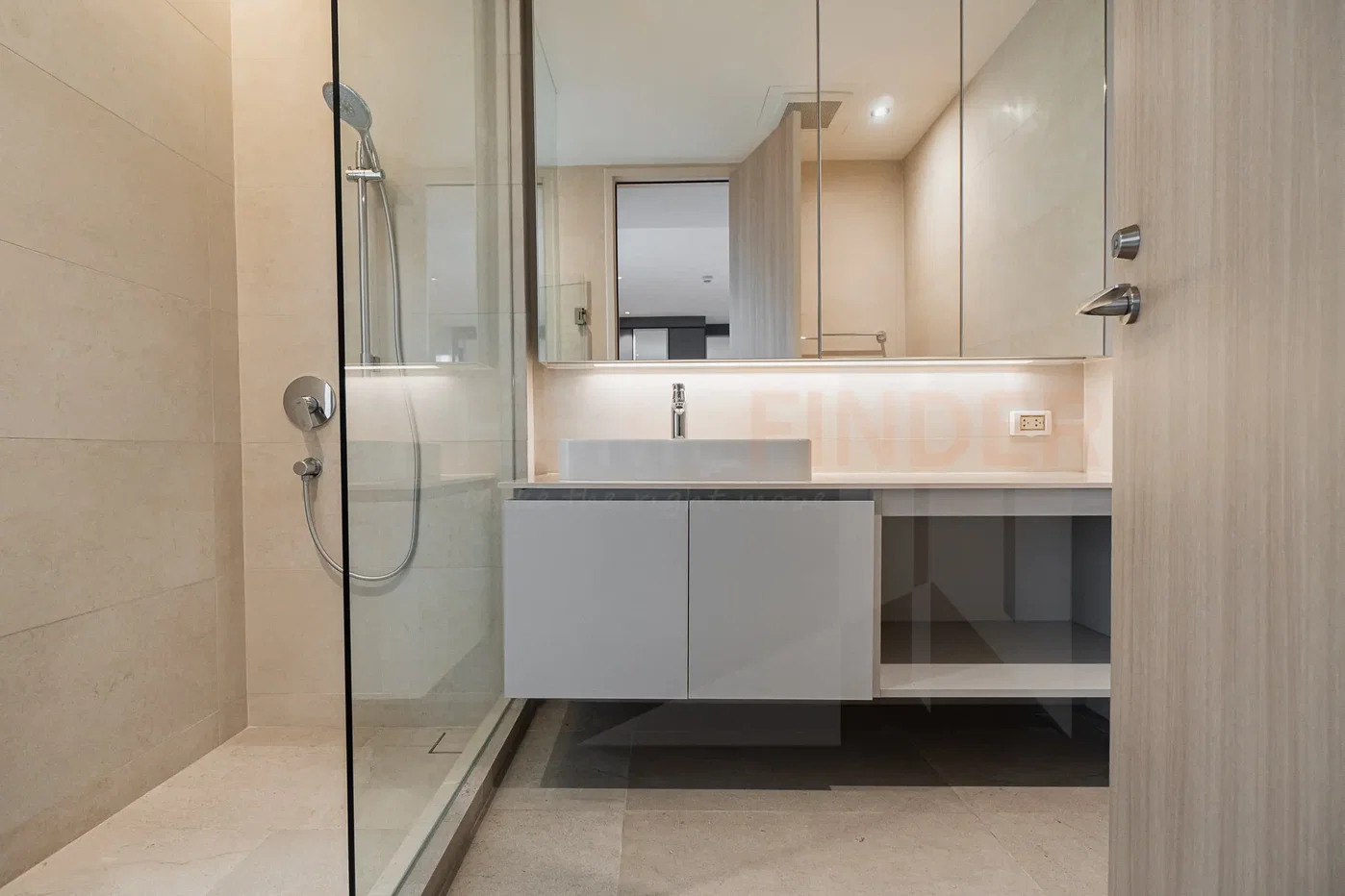 picture Supreme Legend Condominium 2 bedrooms, for sale - 10/13