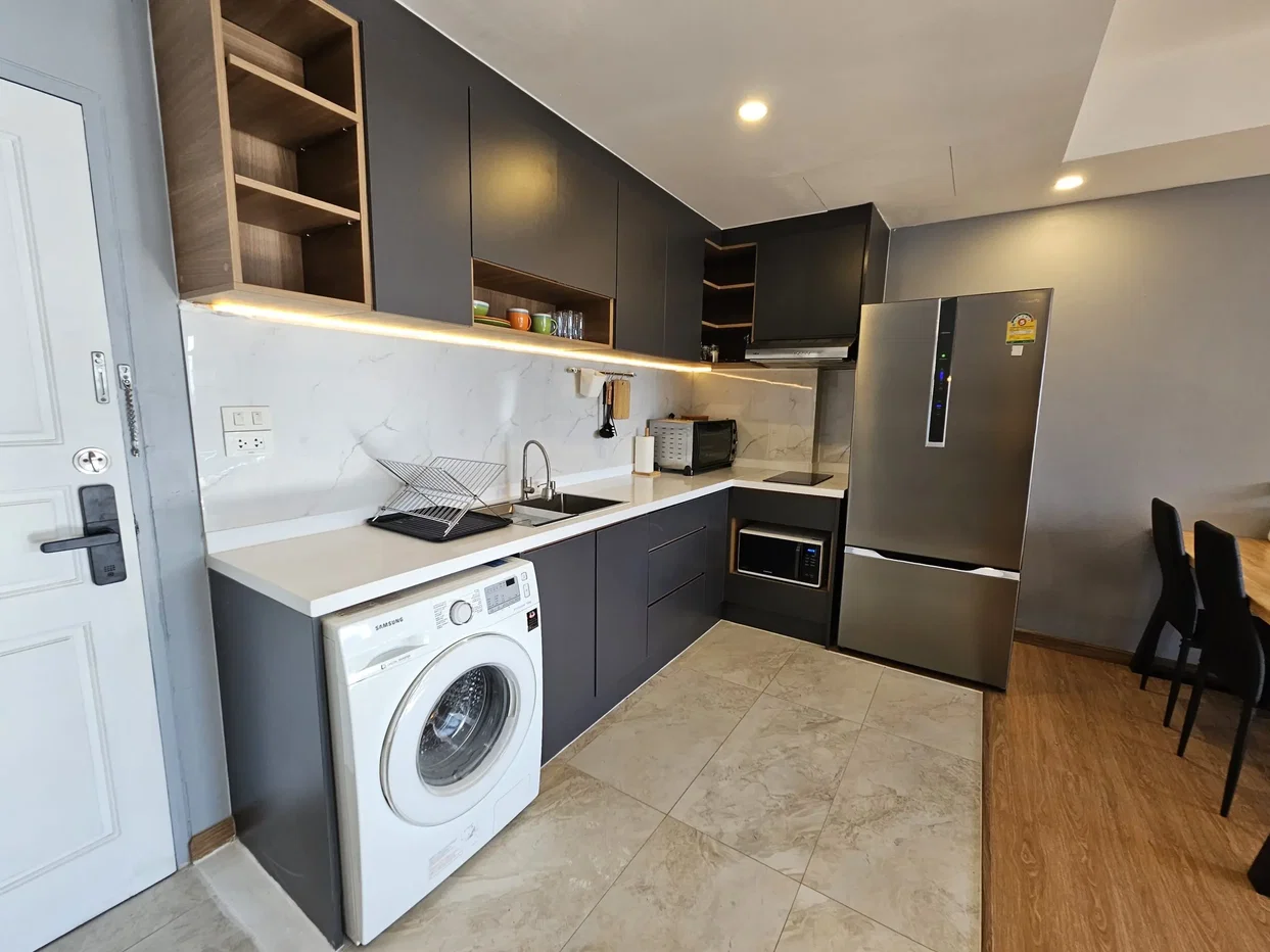 picture Monterey Place Condo 2 bedrooms, for rent - 4/10