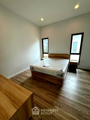 Houses for rent Bangkok : 4-BR House in Hua Mak (ID 3257229)