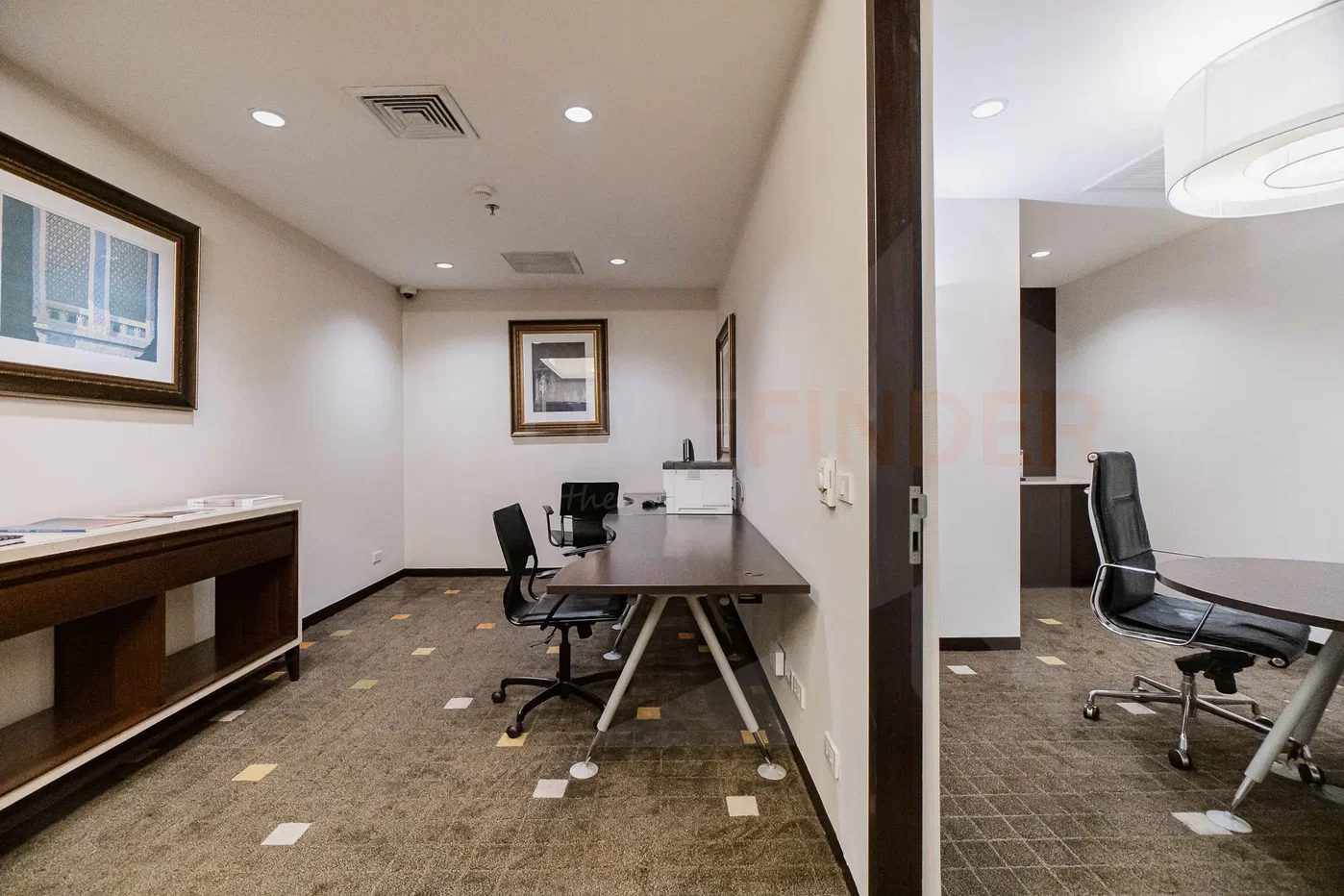 picture Emporium Suites by Chatrium 1 bedroom, for rent - 12/17
