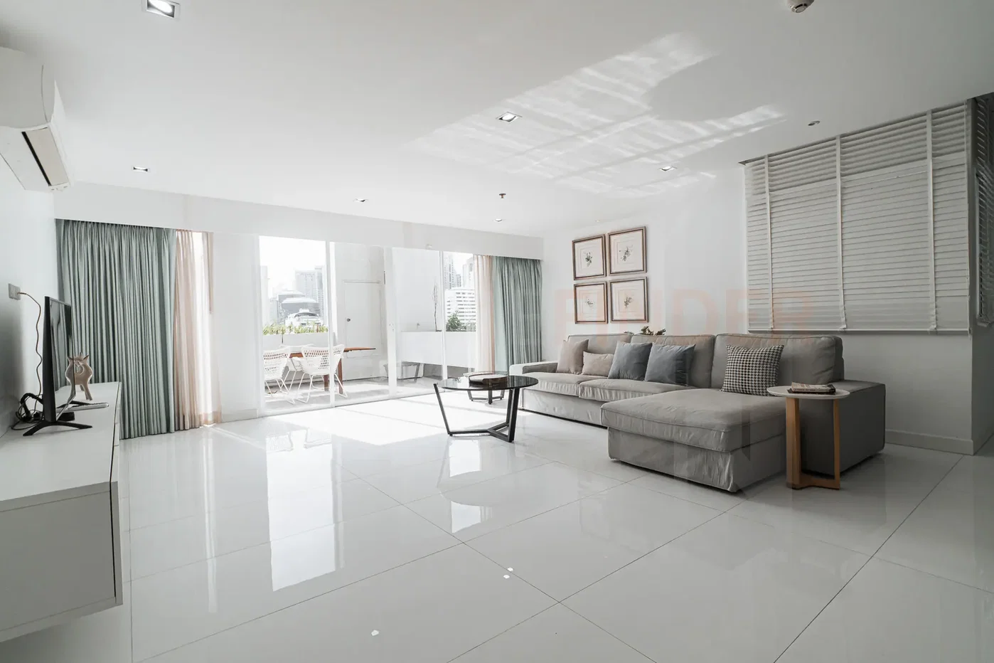picture Crystal Garden 2 bedrooms, for sale - 1/19