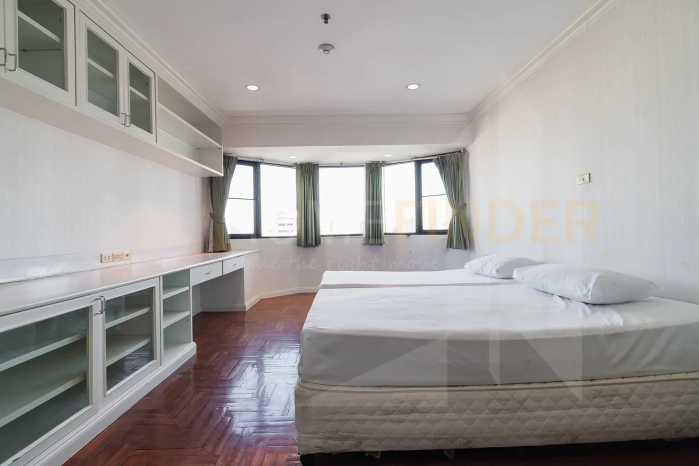 picture Baan Suanpetch condominium 3 bedrooms, for rent - 8/21