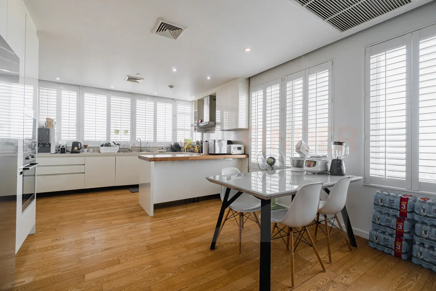 picture Fullerton 4 bedrooms, for sale - 2/15
