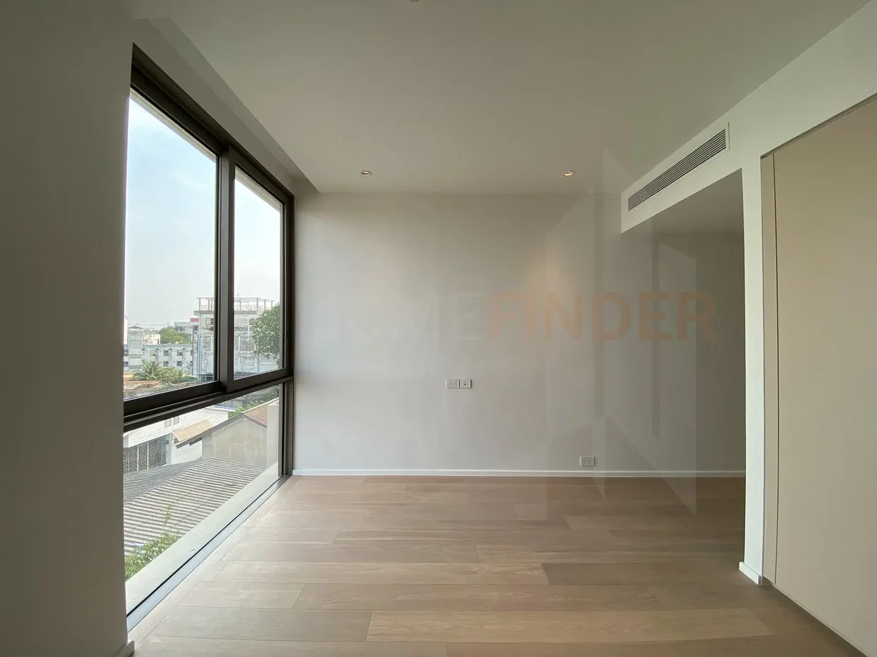 รูป A luxurious modern minimalist-style 4 bedrooms, for sale - รูปที่ 17/30