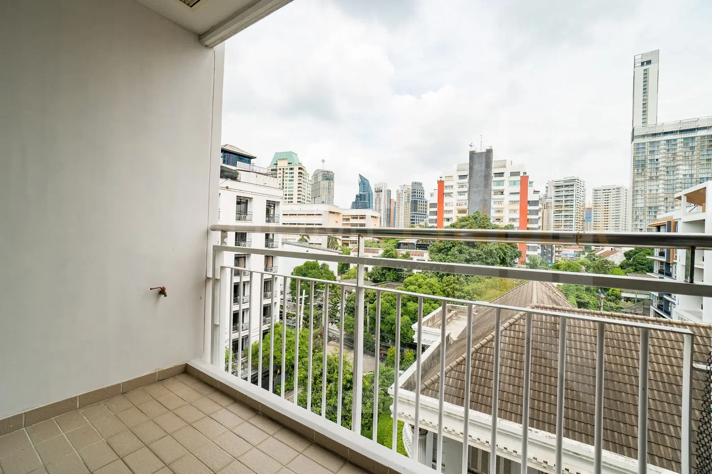 picture Y.O. Place 3 bedrooms, for rent - 16/16