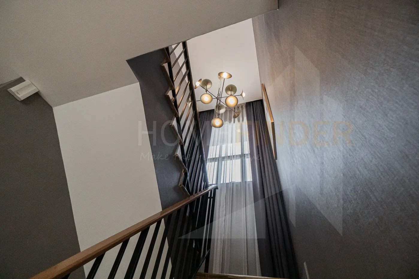 picture Venue ID Motorway-Rama 9 5 bedrooms, for sale - 5/11
