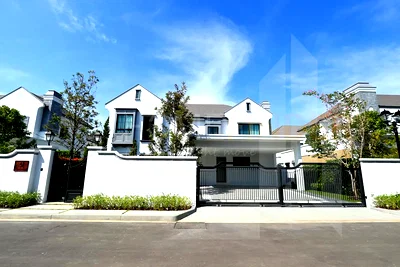 Houses for rent Bangkok : NANTAWAN RAMA 9 New Krungthepkreetha 4 bedrooms, for rent