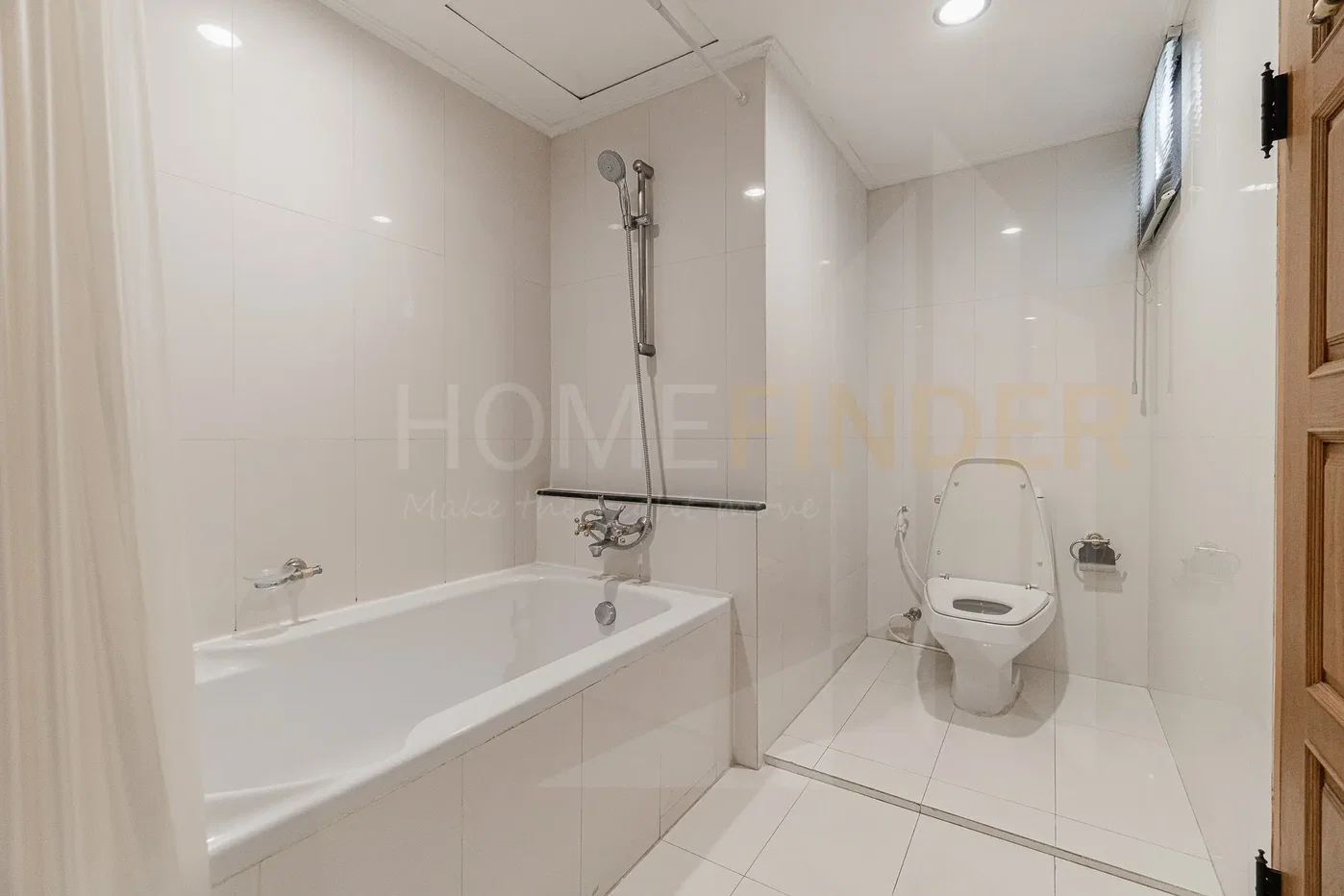 picture Centre Point Residence Phromphong Bangkok 4 bedrooms, for rent - 14/17