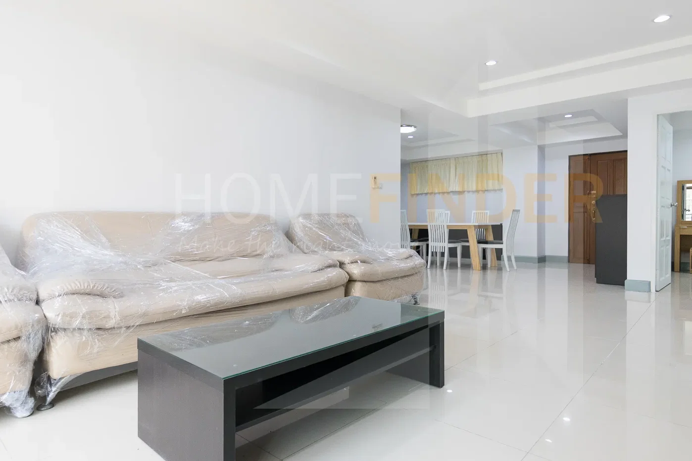 picture Royal Castle 3 bedrooms, for rent - 3/13