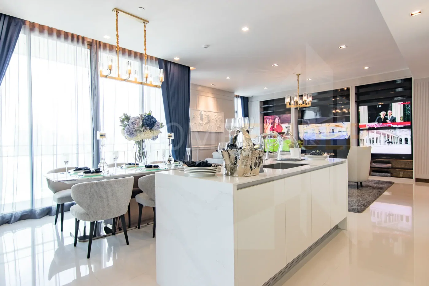 picture Q 1 Sukhumvit 3 bedrooms, for sale - 7/48