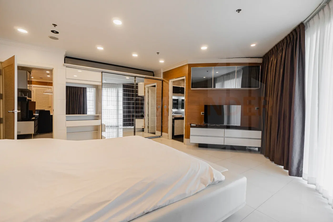 picture Master Centrium Condominium 2 bedrooms, for rent - 6/11