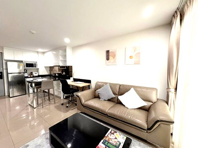 คอนโดให้เช่า : 1 ห้องนอน | 1 ห้องน้ำ | BTS Phrom Phong | 50 ตร.ม. | 30,000 บาท/เดือน | ชั้น 4 — Mirage Sukhumvit 27 กรุงเทพฯ