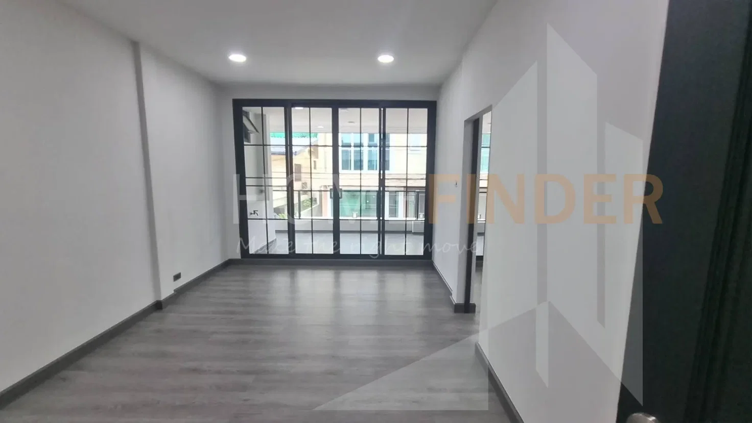 รูป Townhouse in Sukhumvit 26 6 bedrooms, for rent - รูปที่ 5/7