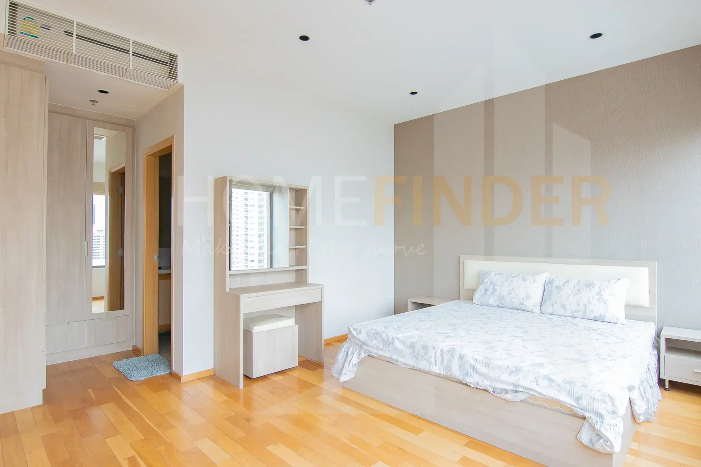 รูป The Emporio Place 2 bedrooms, for sale - รูปที่ 2/11