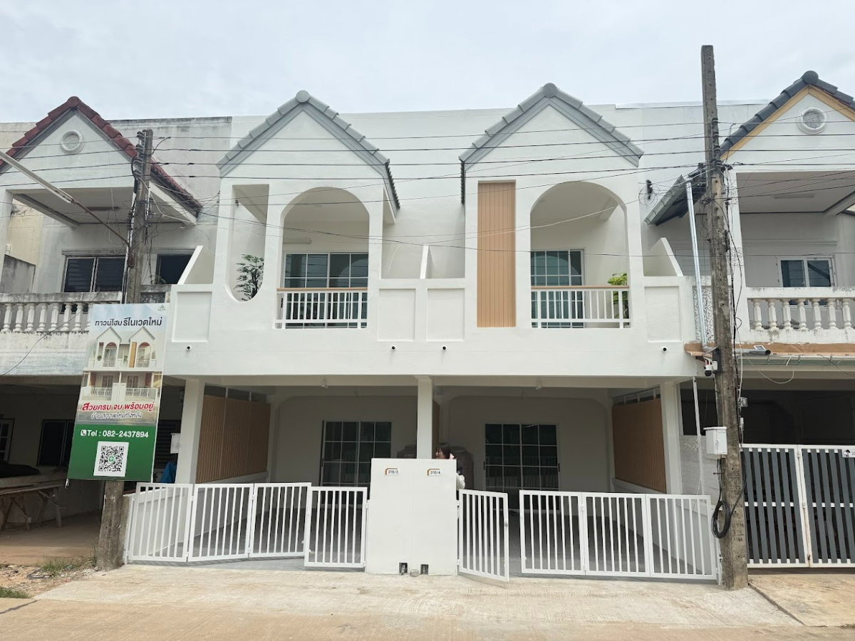  ทาวน์โฮม 2 ชั้น รีโนเวทใหม่ทั้งหลัง ทำเลทองกลางเมืองขอนแก่น พร้อมอยู่!
