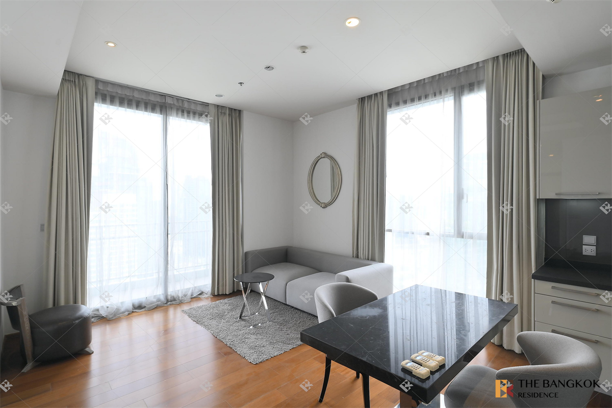 picture Quattro by Sansiri Room available, great price - 8/10