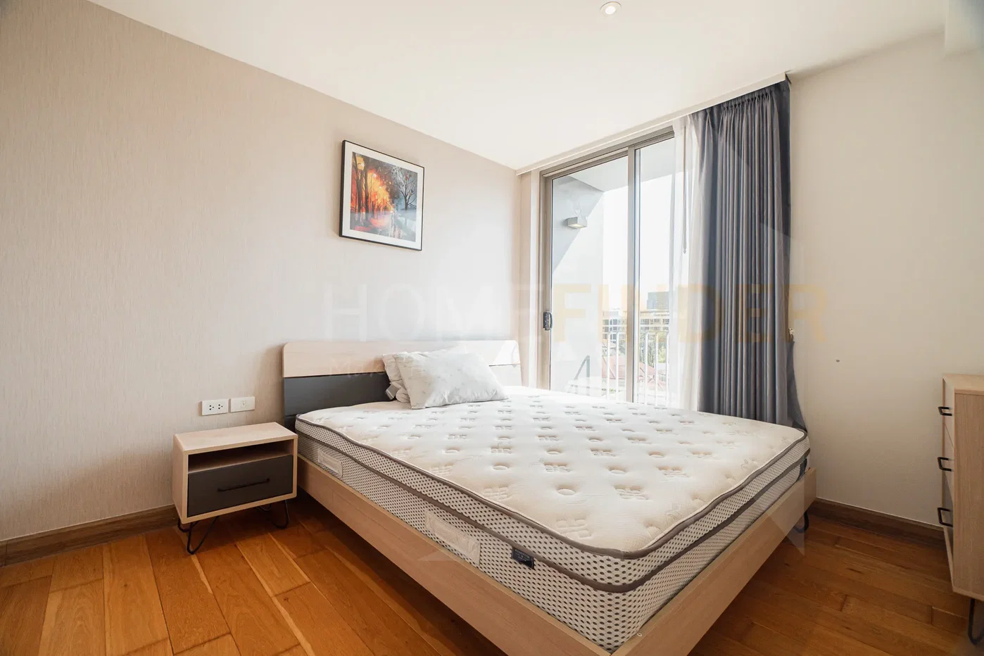 picture Downtown 49 2 bedrooms, for rent - 3/8