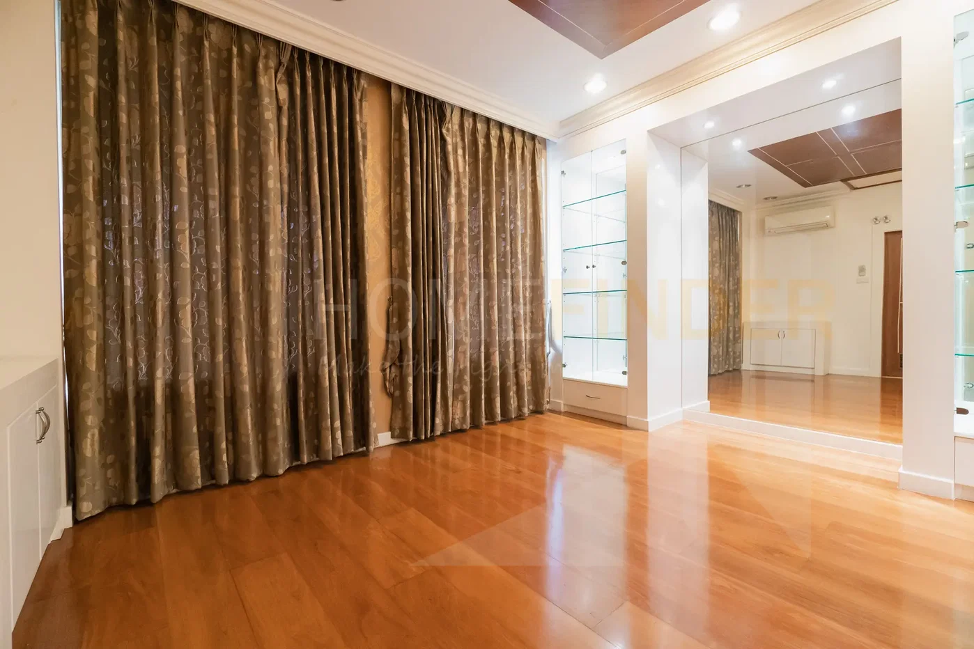รูป Baan Klang Krung Thonglor- Spacious 4 bedroom house for rent in Thong lo, Bangkok 4 bedrooms, for rent - รูปที่ 31/39