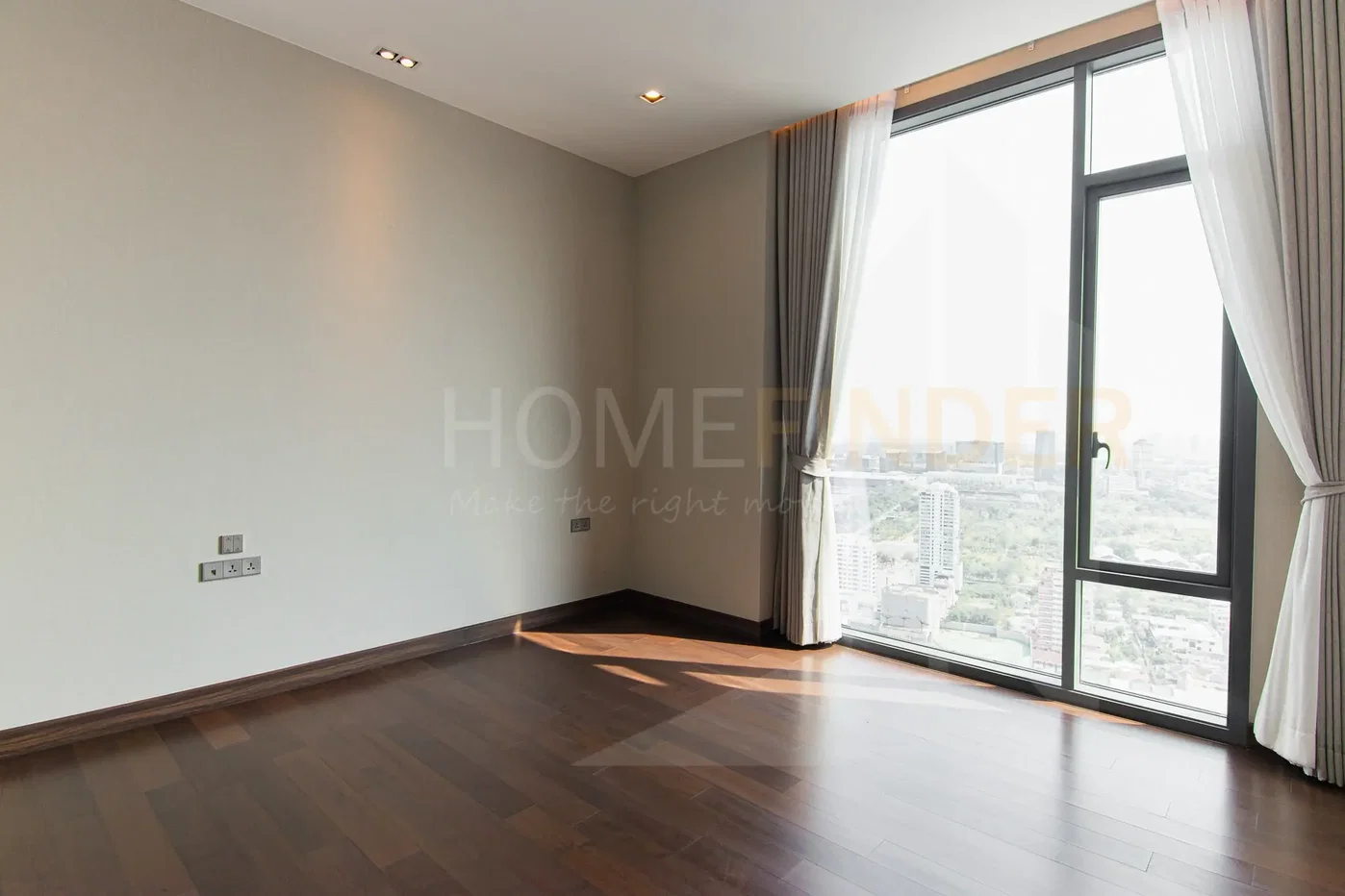 picture Q 1 Sukhumvit 3 bedrooms, for sale - 11/25