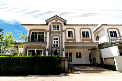 Houses for sale Bang Pu Industrial Estate : Grandio Bang Na KM.5 4 bedrooms, for sale