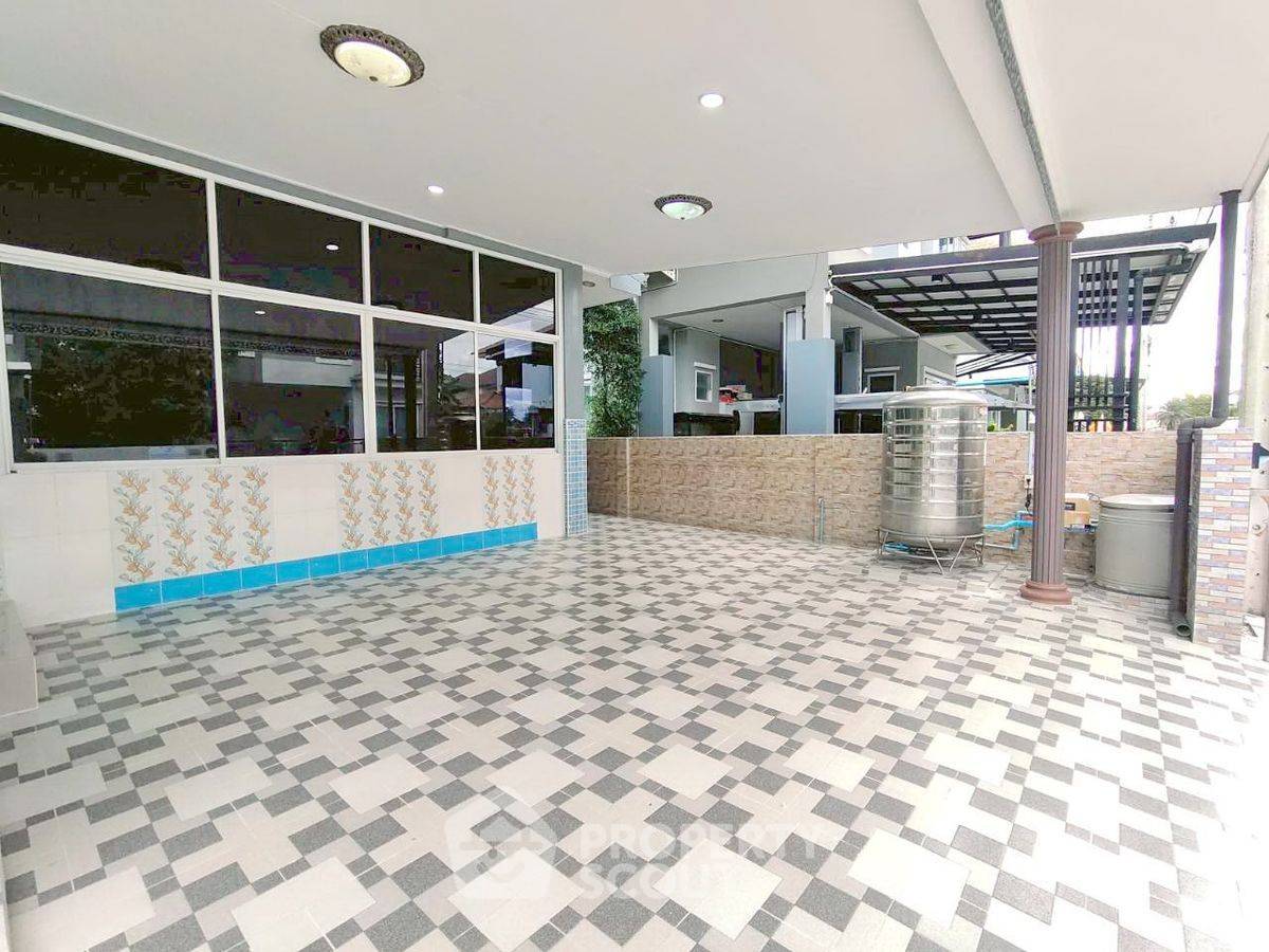 picture Pet-Friendly 6-BR House At Moobaan Laphawan 21 (ID 3256343) - 2/10