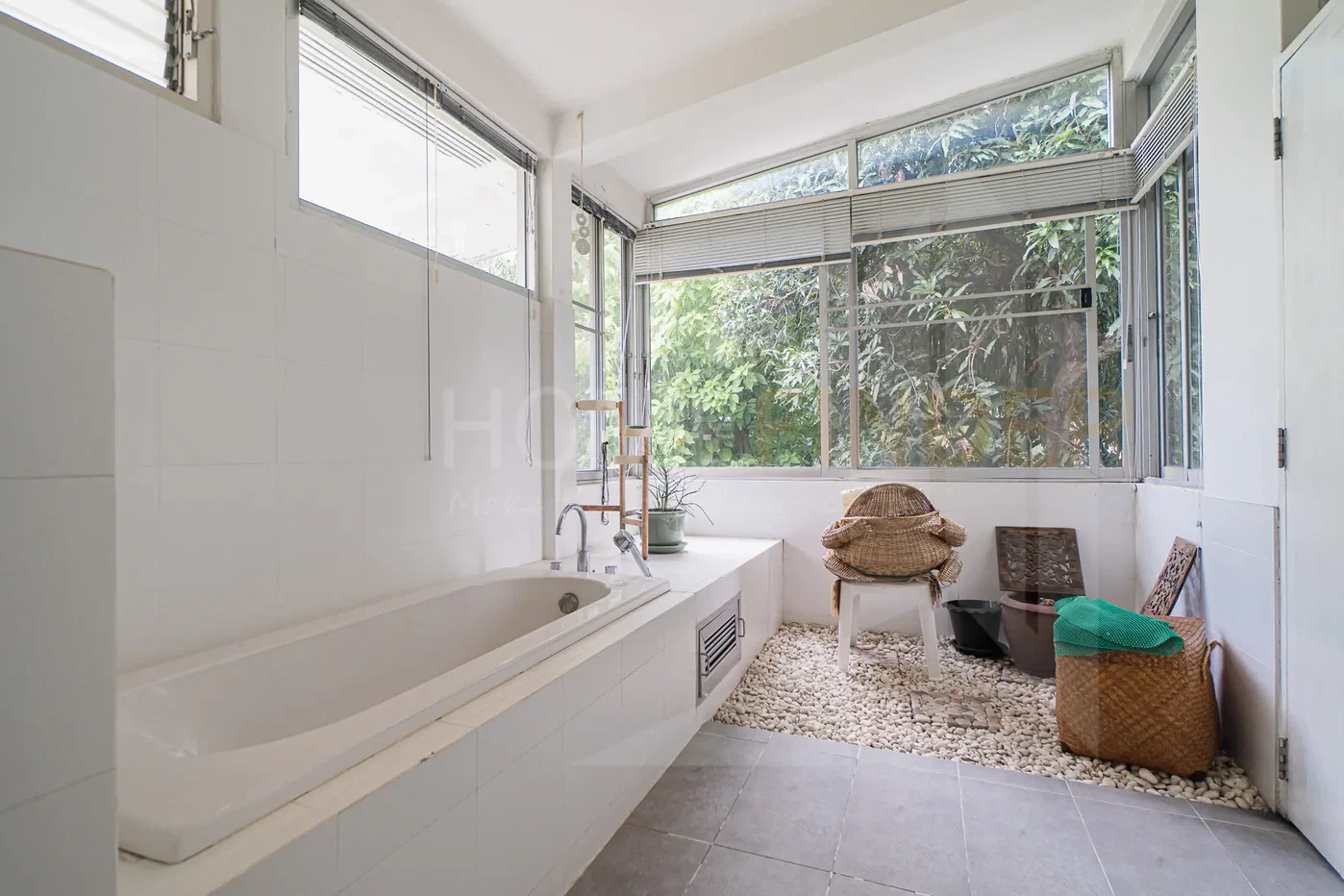 รูป House at Ekkamai 20 4 bedrooms, for rent - รูปที่ 12/13