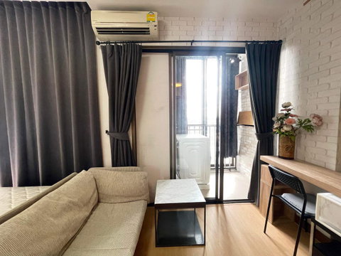 สตูดิโอ | 1 ห้องน้ำ | BTS Udom Suk | 25 ตร.ม. | 11,000 บาท/เดือน | ชั้น 15 — Ideo Mix Sukhumvit 103 กรุงเทพฯ