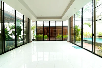 เช่าบ้านเดี่ยว กรมศุลกากร : 4 bedroom House Thonglor Sukhumvit for rent- Unfurnished 4 bedroom house for rent in Sukhumvit, Bangkok 4 bedrooms, for rent