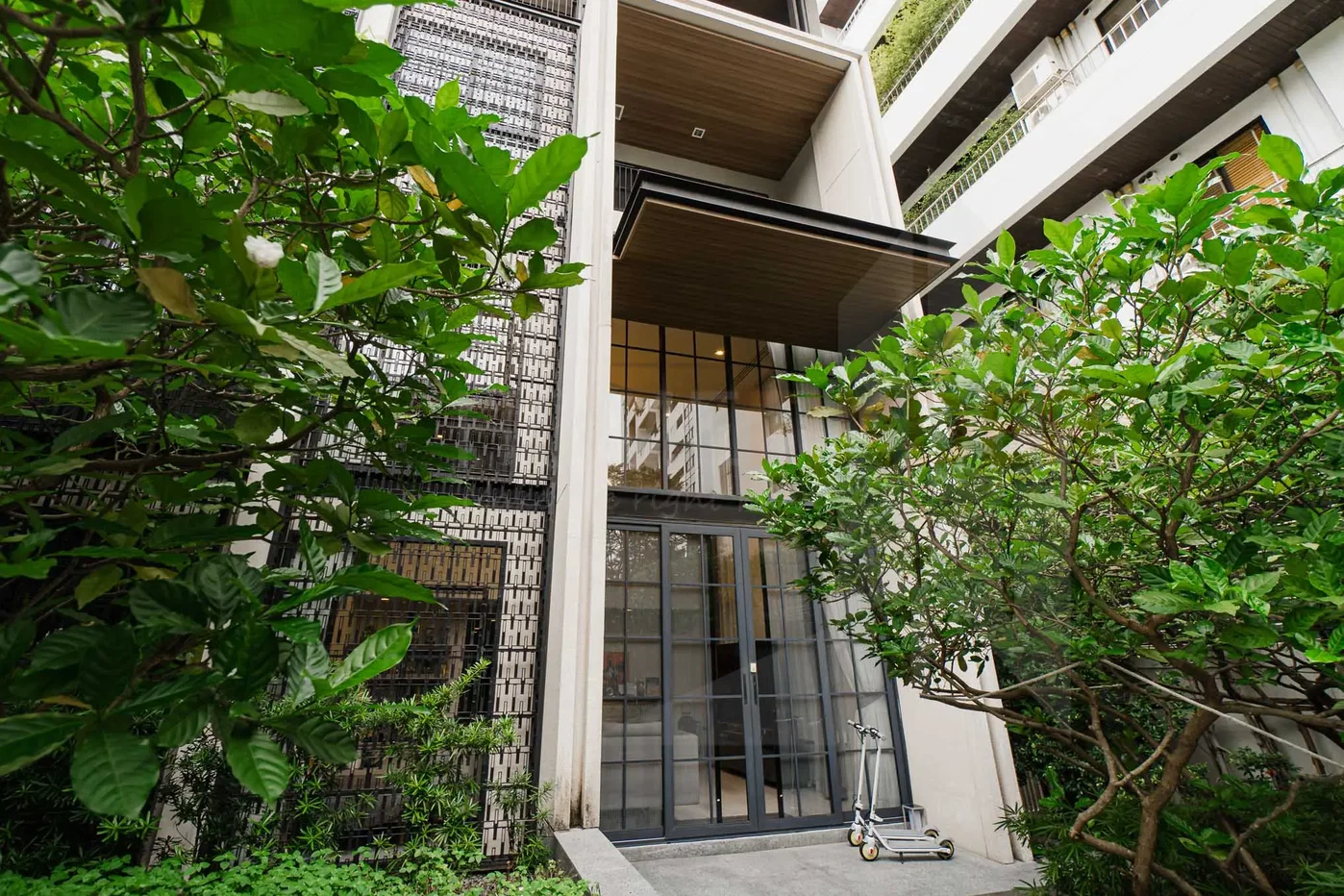 picture The Quarter 31 4 bedrooms, for sale - 11/13