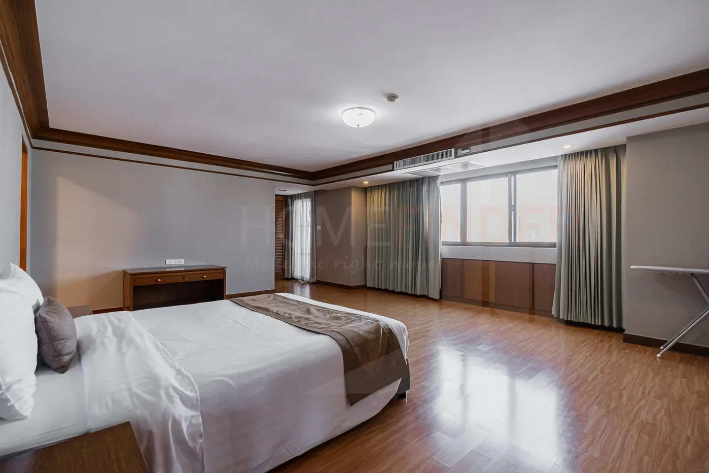 picture United Tower 2 bedrooms, for rent - 5/14