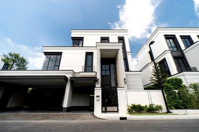 Houses for sale : Malton Gates Krungthep Kreetha 4 bedrooms, for sale