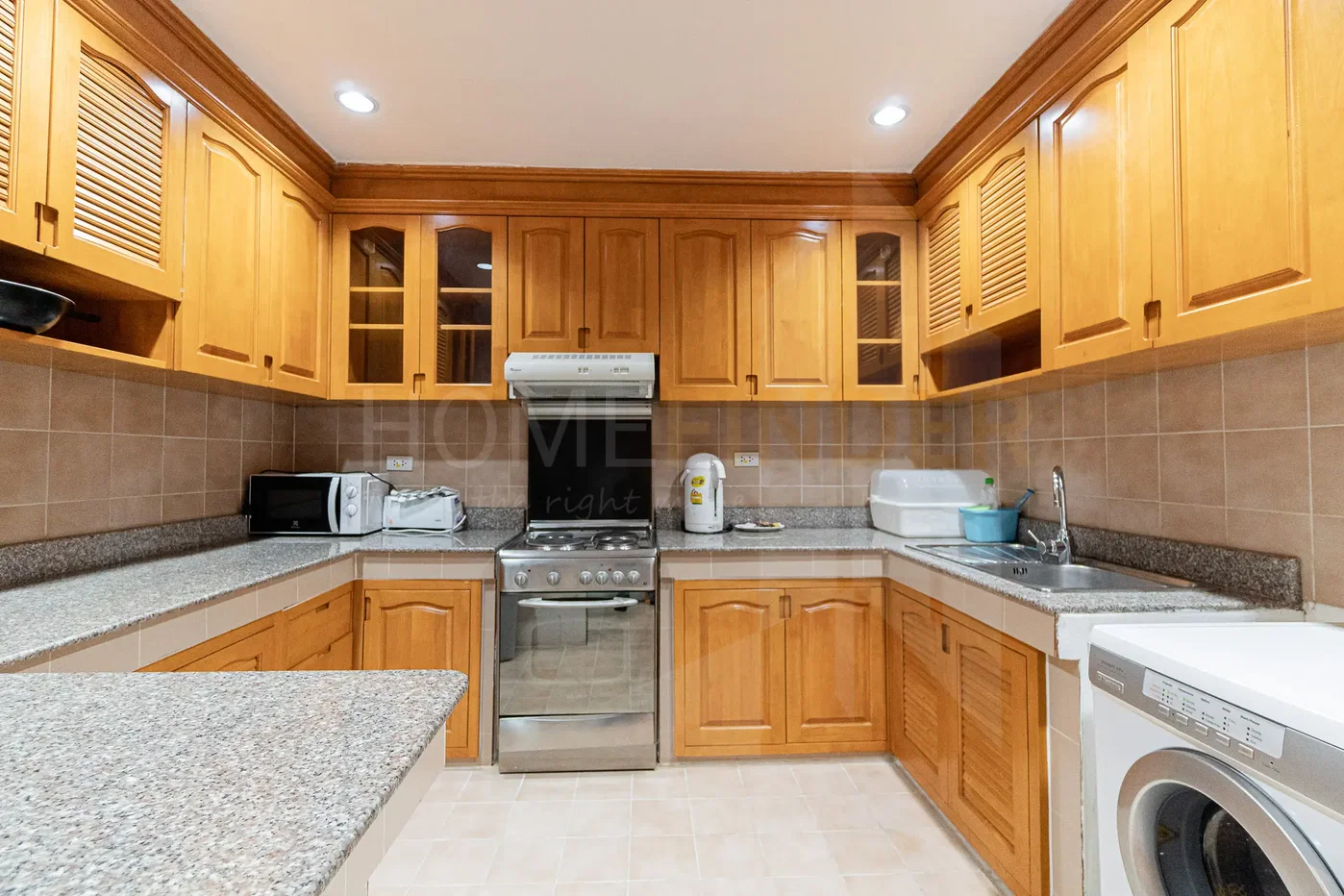 รูป Trinity Complex 3 bedrooms, for rent - รูปที่ 7/13