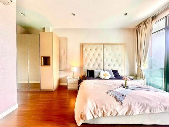 รูป ให้เช่าบ้านเดี่ยว 2 ชั้น หมู่บ้านเศรษฐสิริ กรุงเทพกรีฑาตัดใหม่ / บ้านสวย เฟอร์นิเจอร์ครบ Fully Furnished แอร์ทั้งหลัง อยู่อาศัย ไม่อนุญาตสัตว์เลี้ยง - รูปที่ 2/16