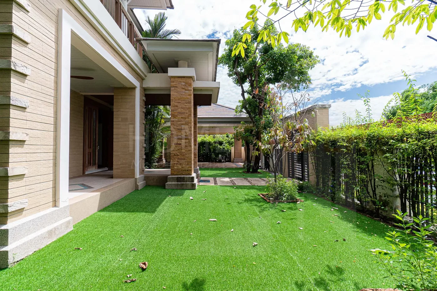 รูป Narasiri Pattanakarn, Bangkok 5 bedroom house with big Big Garden 5 bedrooms, for rent - รูปที่ 18/22