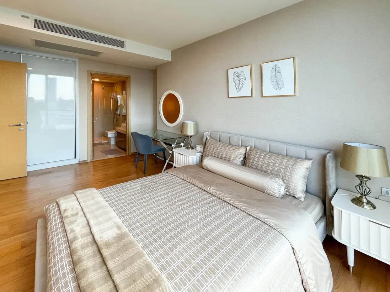 picture Hyde Sukhumvit 13 3 bedrooms, for sale - 10/10