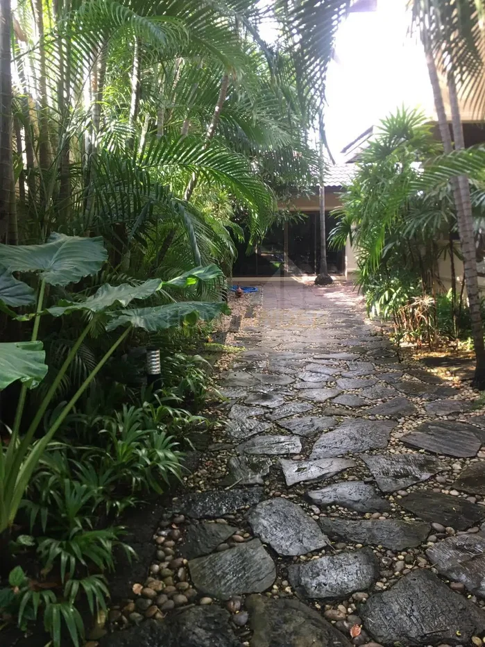 รูป Lakeside Villa 1 - 4 bedroom House in Bang Na for sale, large garden and pool 4 bedrooms, for sale - รูปที่ 15/16