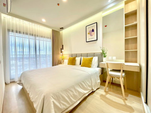 1 ห้องนอน | 1 ห้องน้ำ | MRT Queen Sirikit National Convention Centre | 35 ตร.ม. | 33,000 บาท/เดือน | ชั้น 19 — Life Rama 4 - Asoke กรุงเทพฯ